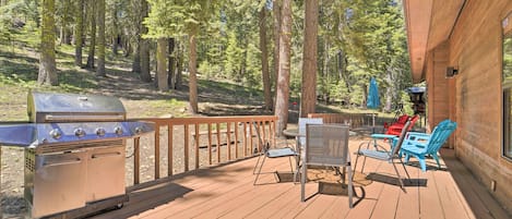 Truckee Vacation Rental | 4BR | 3BA | Stairs Required | 2,407 Sq Ft