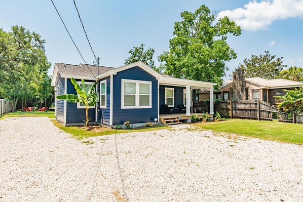 Cute Cottage-Lots of parking