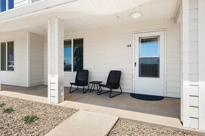 Porch seats 2, canyon view