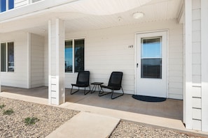 Porch seats 2, canyon view