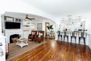 open concept living, dining, kitchen