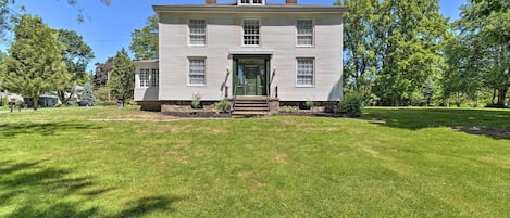 Sodus Point Vacation Rental | 5BR | 2BA | 3,200 Sq Ft | Stairs Required