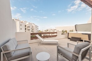 Rooftop jacuzzi with chill out area