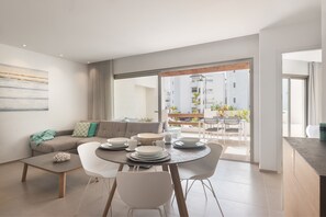 Beautiful spacious living room with dining room