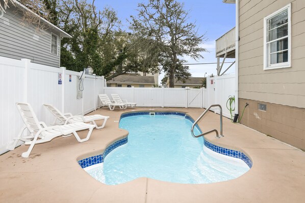 Large saltwater pool with sitting ledges