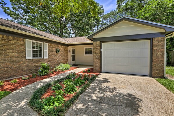 Tallahassee Vacation Rental | 3BR | 2BA | 1,224 Sq Ft | 1 Step to Enter