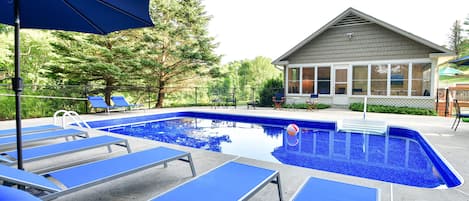 4-Bedroom & Pool