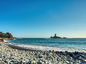 L'Eau, Ciel, Ressources En Eau, Jour, Bleu Azur, Paysage Naturel, Plage, Cotiers Et Relief Océaniques, Lumière Du Soleil, Horizon