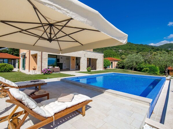 Plant, Water, Property, Sky, Swimming Pool, Building, Shade, Outdoor Furniture, Sunlounger, House