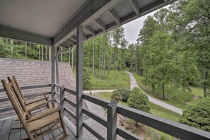 Balcony | Nantahala National Forest (Surrounding Area)