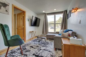 Living Area | Central Heat & A/C | Heated Floors | Smart TV | Free WiFi