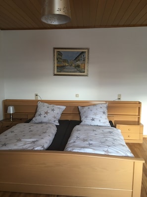 Ferienwohnung 3 mit 2 Schlafzimmer-Schlafzimmer