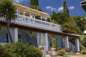 Exterior casa de vacaciones [verano]