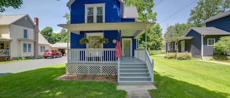 Adrian Vacation Rental | 4BR | 2BA | 1,600 Sq Ft | Stairs Required