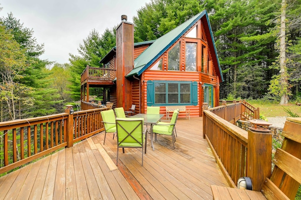 Sparta Vacation Rental | 3BR | 2.5BA | Stairs Required | 2,000 Sq Ft