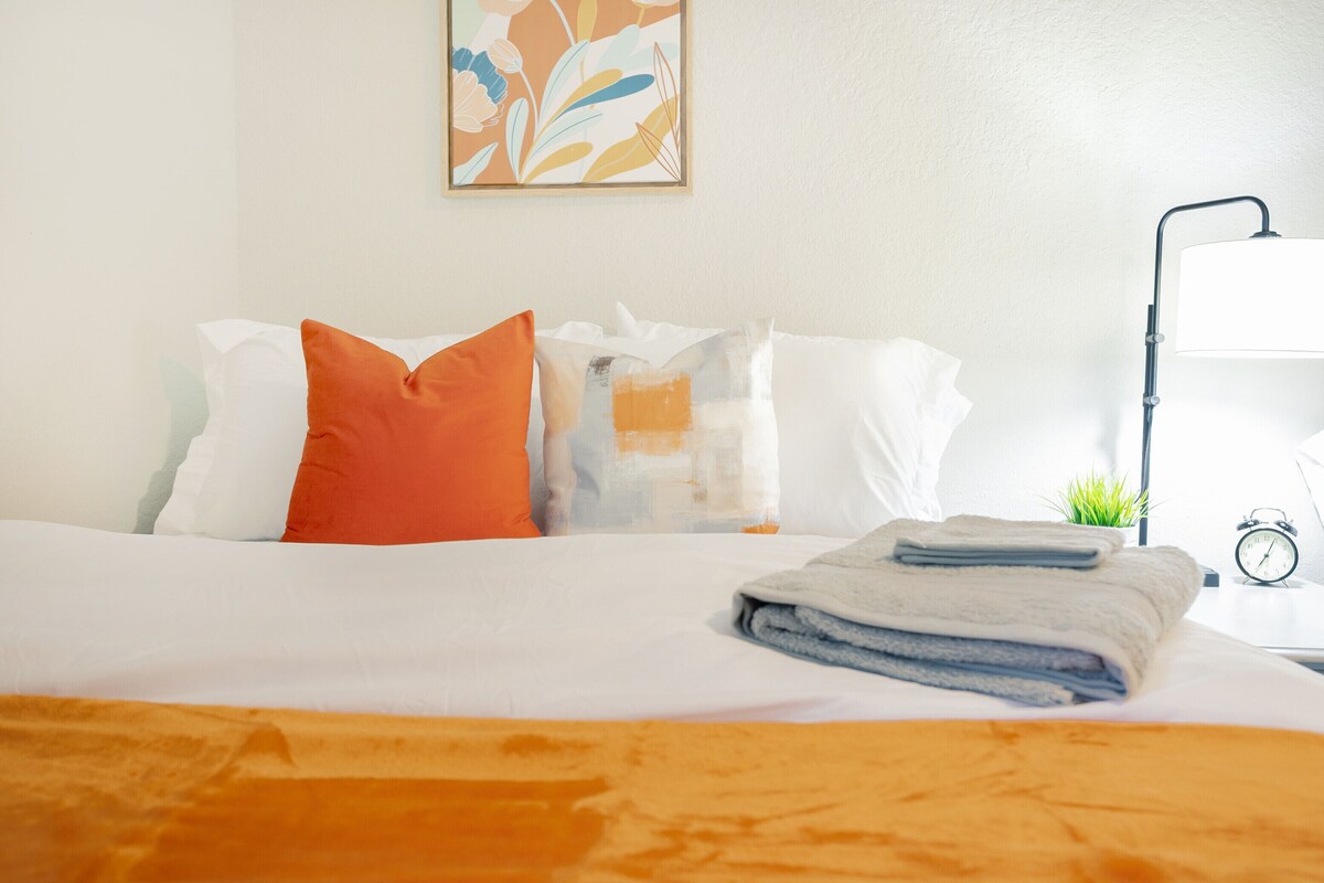 3 minute walk to The Battery spacious cozy 2 Bedrooms 2 Bathroom 1220