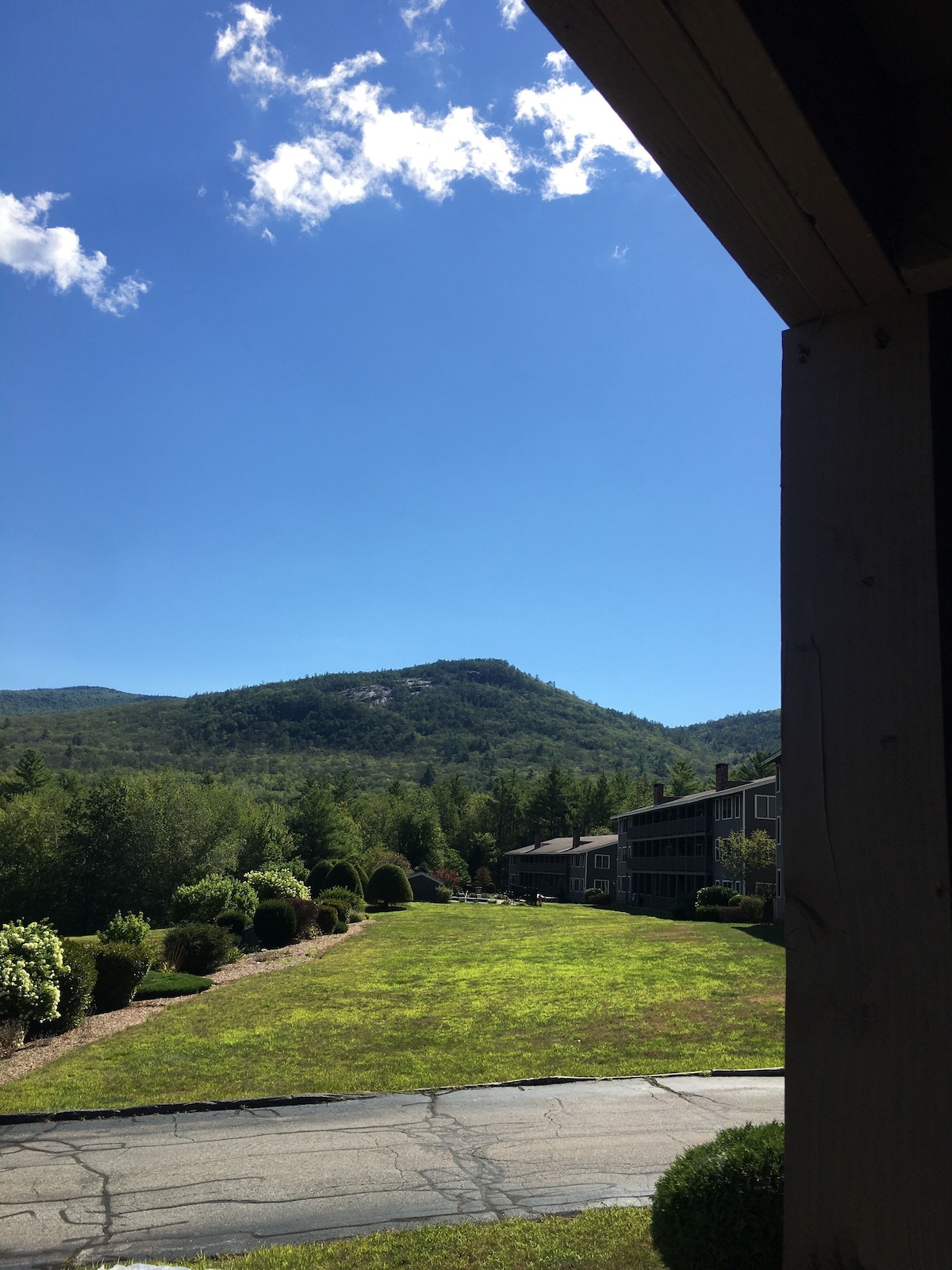 Cozy Condo 5 Minutes From North Conway Attractions (30 Day Min Rental for 2,850)