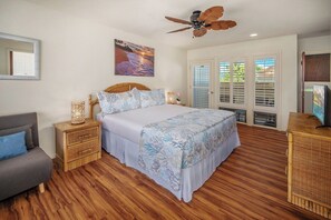 Manualoha 1005 Master Suite with King Bed