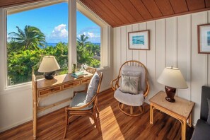 Manualoha 1005 Master Suite Alcove For Work or Relaxation