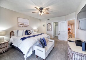 Master Bedroom. King Bed. Sleeps 2. Phoenix X 1406, 3 bedroom 2 Bathroom, Sleeps 8. Managed by Island Rentals