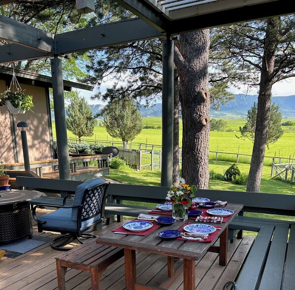 Outdoor dining