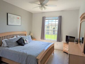 Master king bedroom