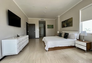 Master Bedroom with 2 huge walk-in closets and a lovely spacious full en-suite.