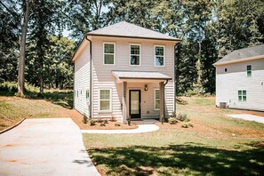 This charming home is ideally located close to the university, stadium, Classic Center, and downtown—making it the perfect choice for tourists, business travelers, and students alike!