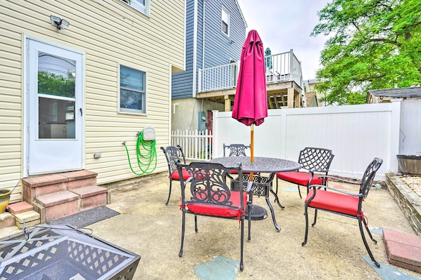 Keansburg Vacation Rental | 2BR | 2BA | Stairs Required | 1,224 Sq Ft