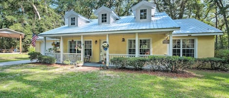 Old Town Vacation Rental | 3BR | 2BA | 1,300 Sq Ft | 2 External Steps to Enter