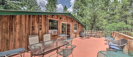 Cloudcroft Vacation Rental | 6BR | 3BA | Stairs Required | 2,730 Sq Ft