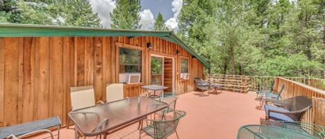 Cloudcroft Vacation Rental | 6BR | 3BA | Stairs Required | 2,730 Sq Ft