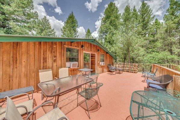 Cloudcroft Vacation Rental | 6BR | 3BA | Stairs Required | 2,730 Sq Ft