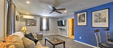 Leominster Vacation Rental | 1BR | 1BA | Stairs Required | 900 Sq Ft
