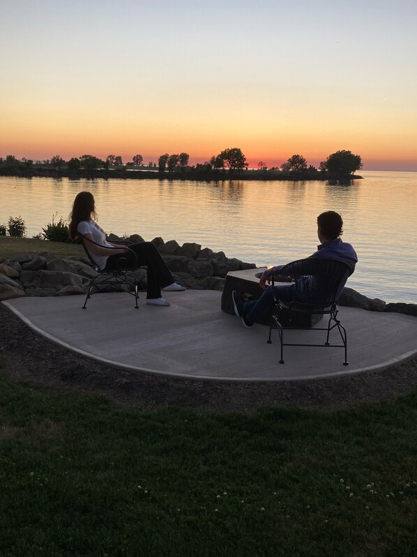 Natural gas fire pit. 