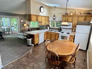 Nice open eat-in kitchen with breakfast bar. Well appointed. 