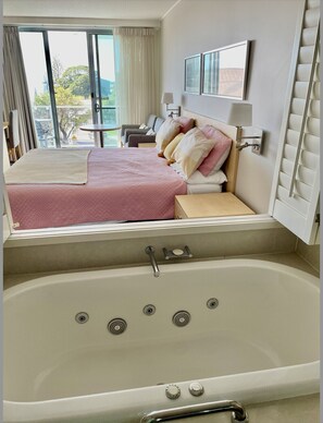 Spa and view to bed