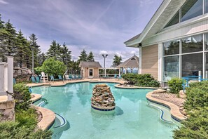 Snowshoe Community Amenities | Additional Fee | Outdoor Pool