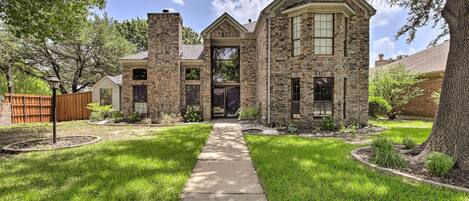 Allen Vacation Rental | 4BR | 2.5BA | Access Only By Stairs | 2,286 Sq Ft