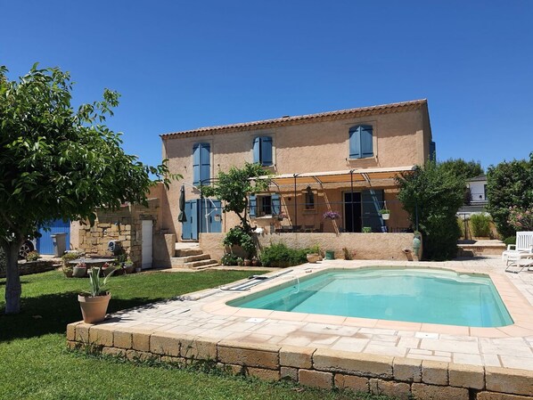 Mas Cantelo et sa piscine