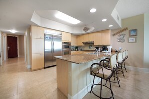 Caribe Resort B1004 Kitchen