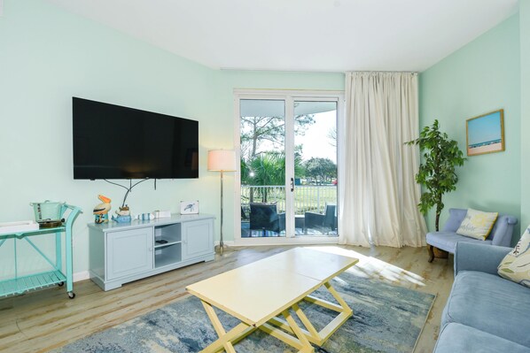 Palms 2110- Living Room Area