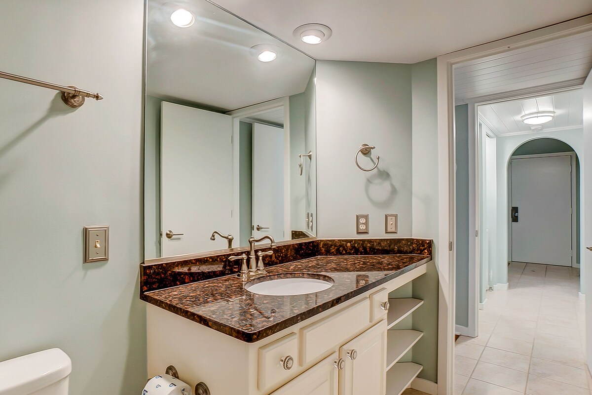 Coastal marsh-view condo with screened deck, AC, washer/dryer, & pool