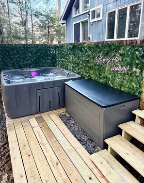 Bain à remous extérieur