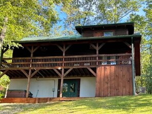 Back side of Whippoorwill Cabin
