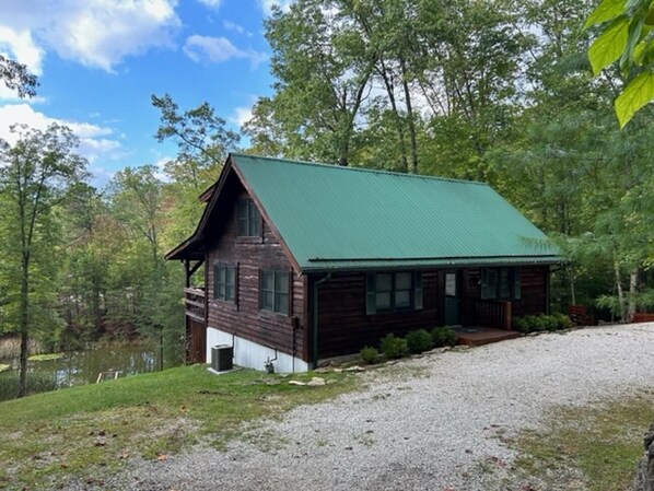 Whipporwill Cabin- Is Much Bigger Than It Looks !