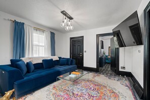 "Troy communicated everything very well! Our stay was very enjoyable with large, easy-to-use TV screens, large, very comfortable beds, and a beautiful living room space that looked just like the pictures."
-Lovina, August 2023