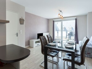 Table, Furniture, Chair, Wood, Kitchen & Dining Room Table, Living Room, Window, Building, Floor