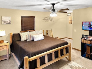 King master suite #2 w/ arcade, box fan, dresser, rocking chair, smartTV +