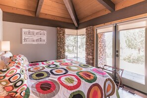 Relax in bed and watch the local elk herd casually stroll by, just feet away!  Enjoy the floor-to-ceiling glass windows throughout The Glass House.